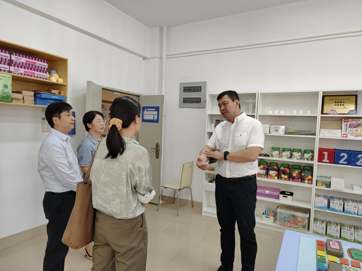 欧洲科学院院士刘洪海教授莅临我院指导交流