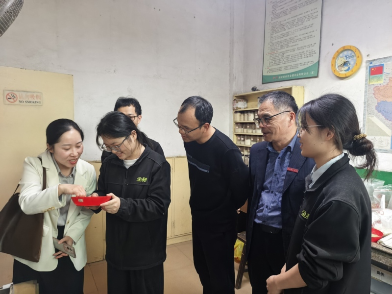 访企拓岗促就业 深化合作谋共赢 ——学院领导走访金穗米业并看望实习生