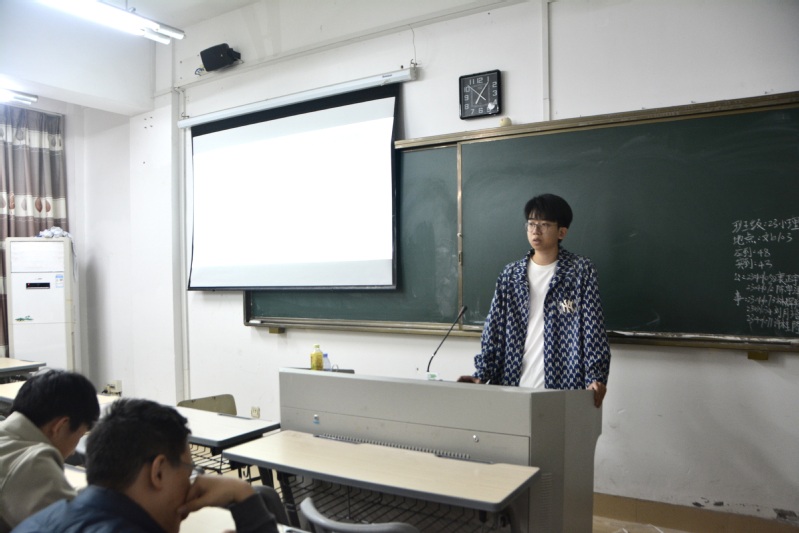 我院开展“深学两会精神，践行青...