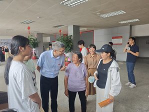 “材”遇见你，满“新”欢喜——化工与材料学院热烈欢迎2025级新同...