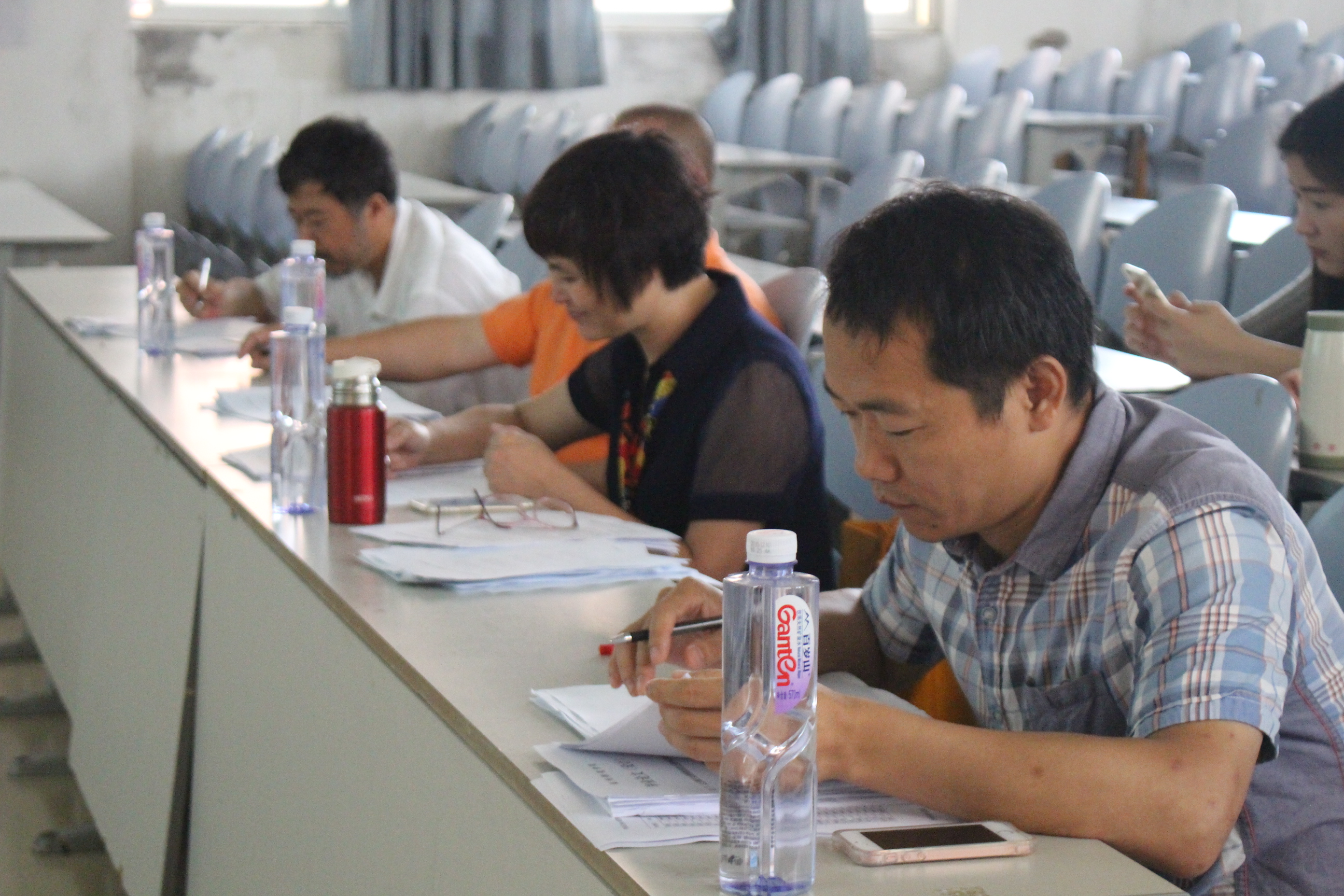 海洋与食品学院2012级学生毕业论文答辩工作圆满结束