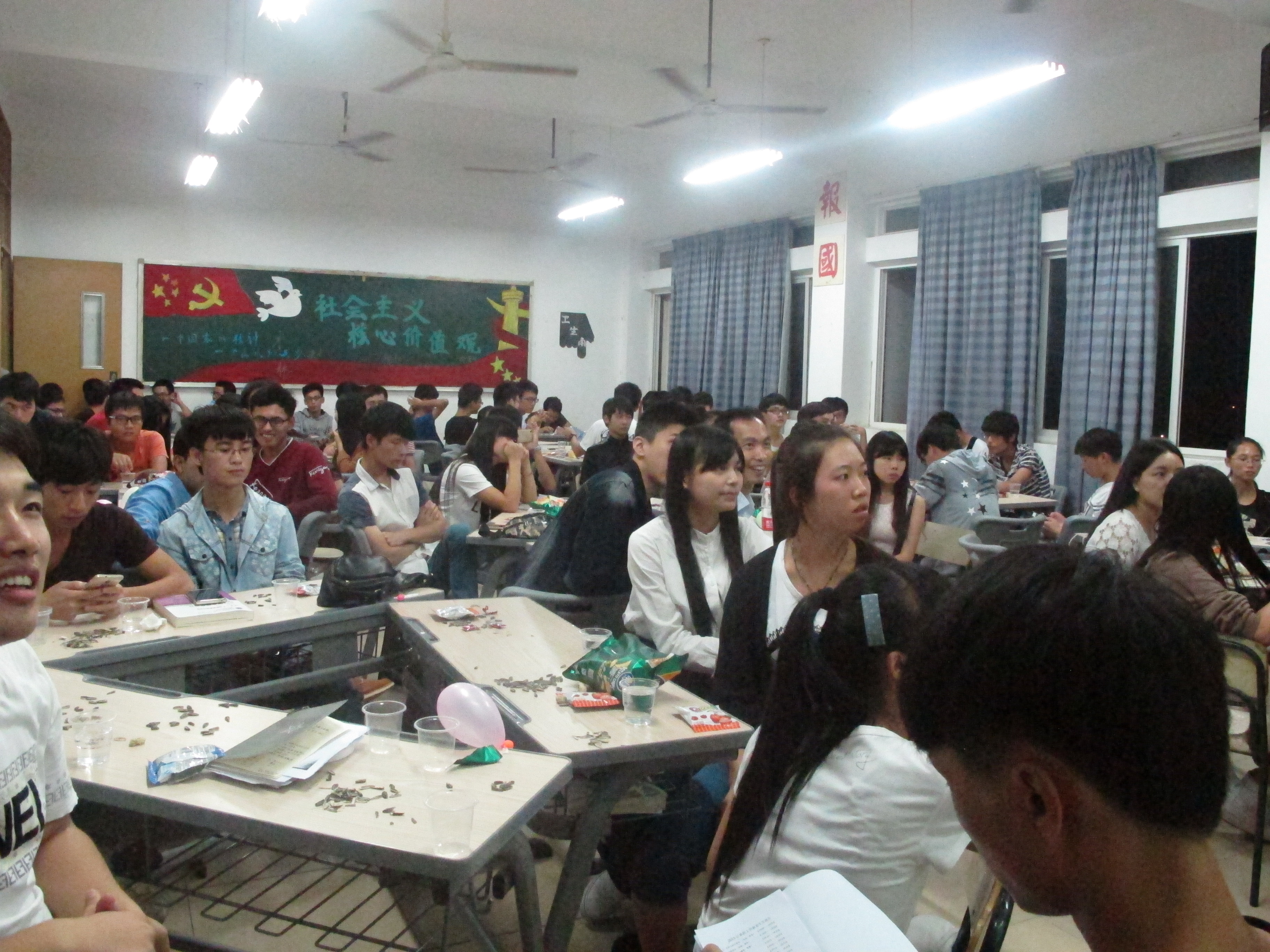 我院新老生交流会顺利进行